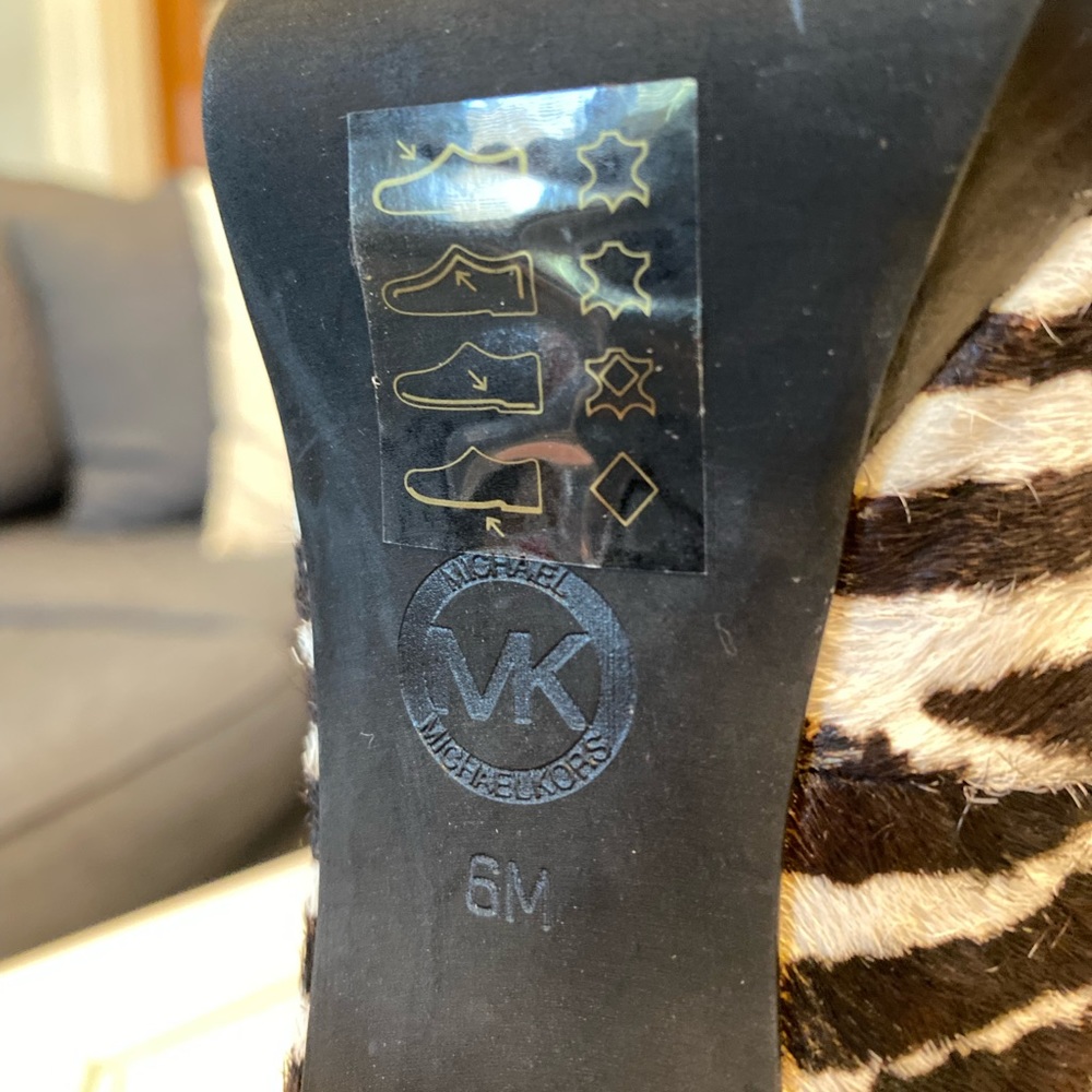 Michael Kors Calf Hair Zebra Print Women’s Round Toe Heels Size 6 - Picture 7 of 11